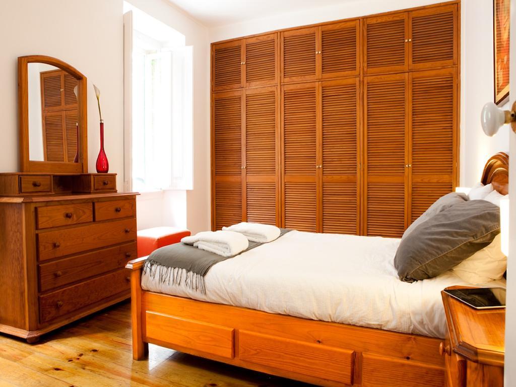 Myplace - Lisbon Castle Rom bilde