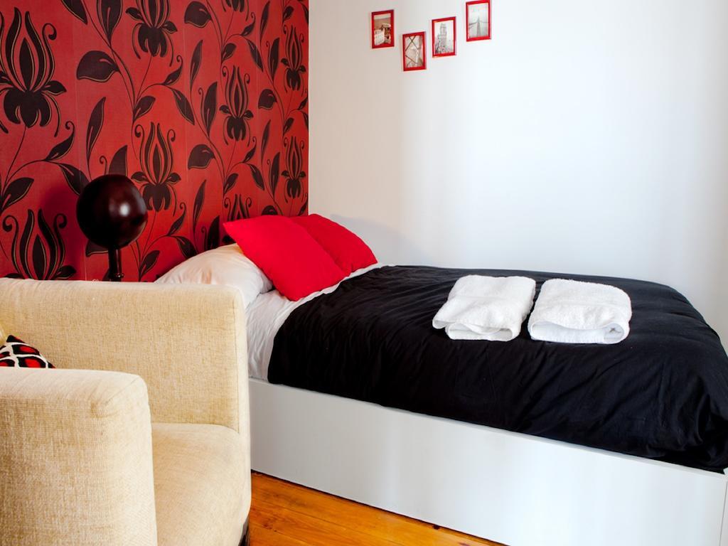 Myplace - Lisbon Castle Rom bilde